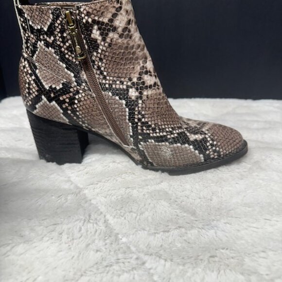 Blondo Waterproof Ankle Boots With Heel Zip Closure Size 8 - Picture 9 of 11